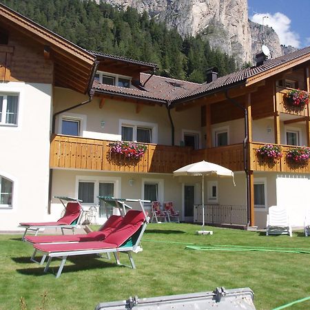 Hotel Garni La Majon Wolkenstein in Gröden Exterior foto