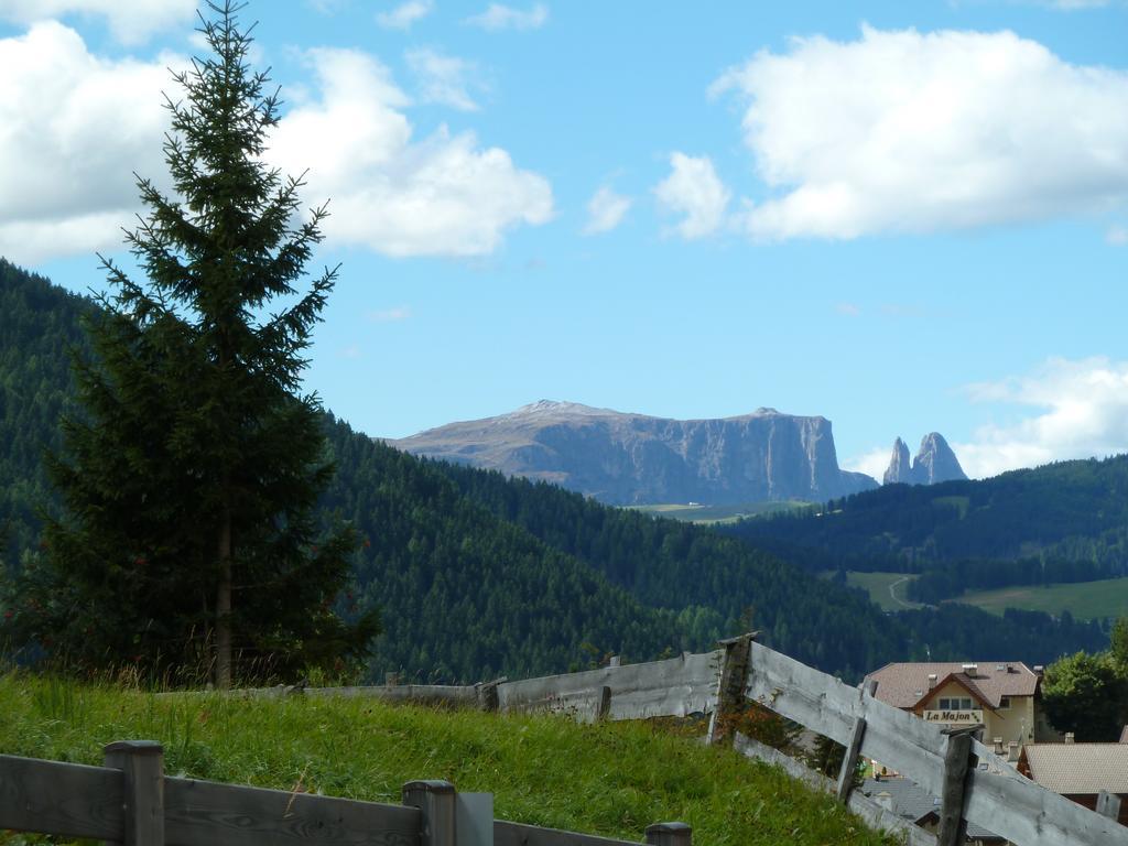 Hotel Garni La Majon Wolkenstein in Gröden Exterior foto
